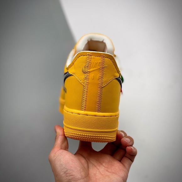 Nike x Off-White Air Force 1 Low "University Gold" - Picture 6 of 13